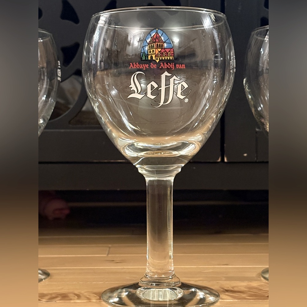 4x Leffe Branded Beer Chalices – Elegant Belgian Glassware